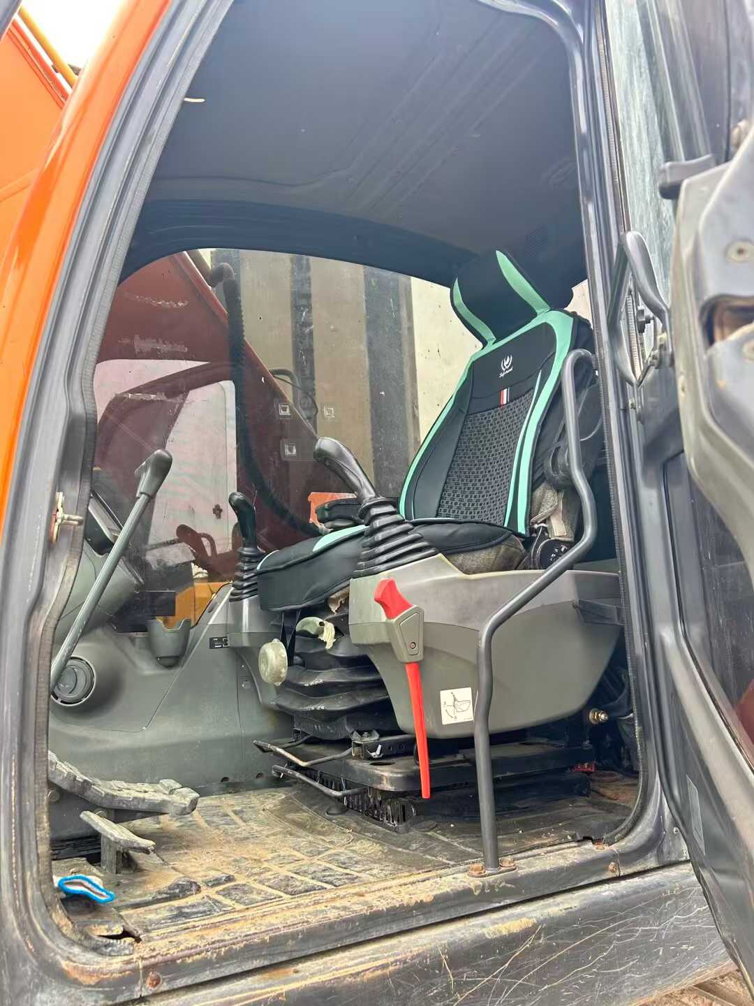 Buy Doosan DH220 Used Excavator / 6 Used Doosan DH220 Excavator 2020 Model / 6