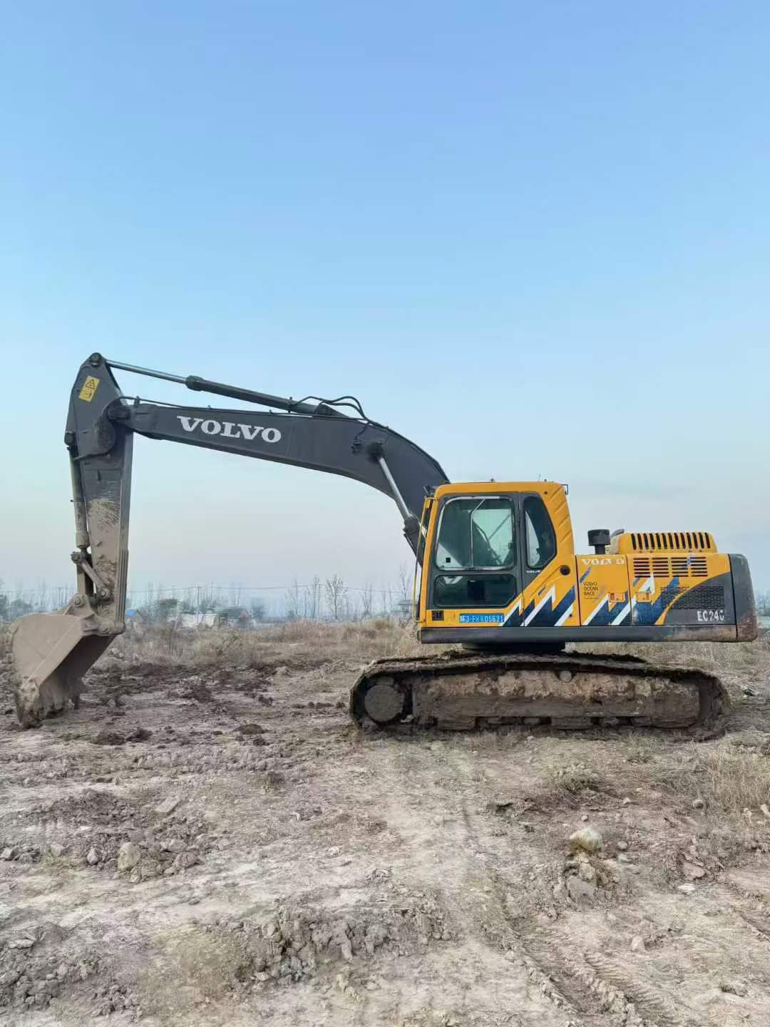 Buy Volvo EW210C Used Excavator / 3 Used Volvo EW210C Excavator 2012 Model / 3