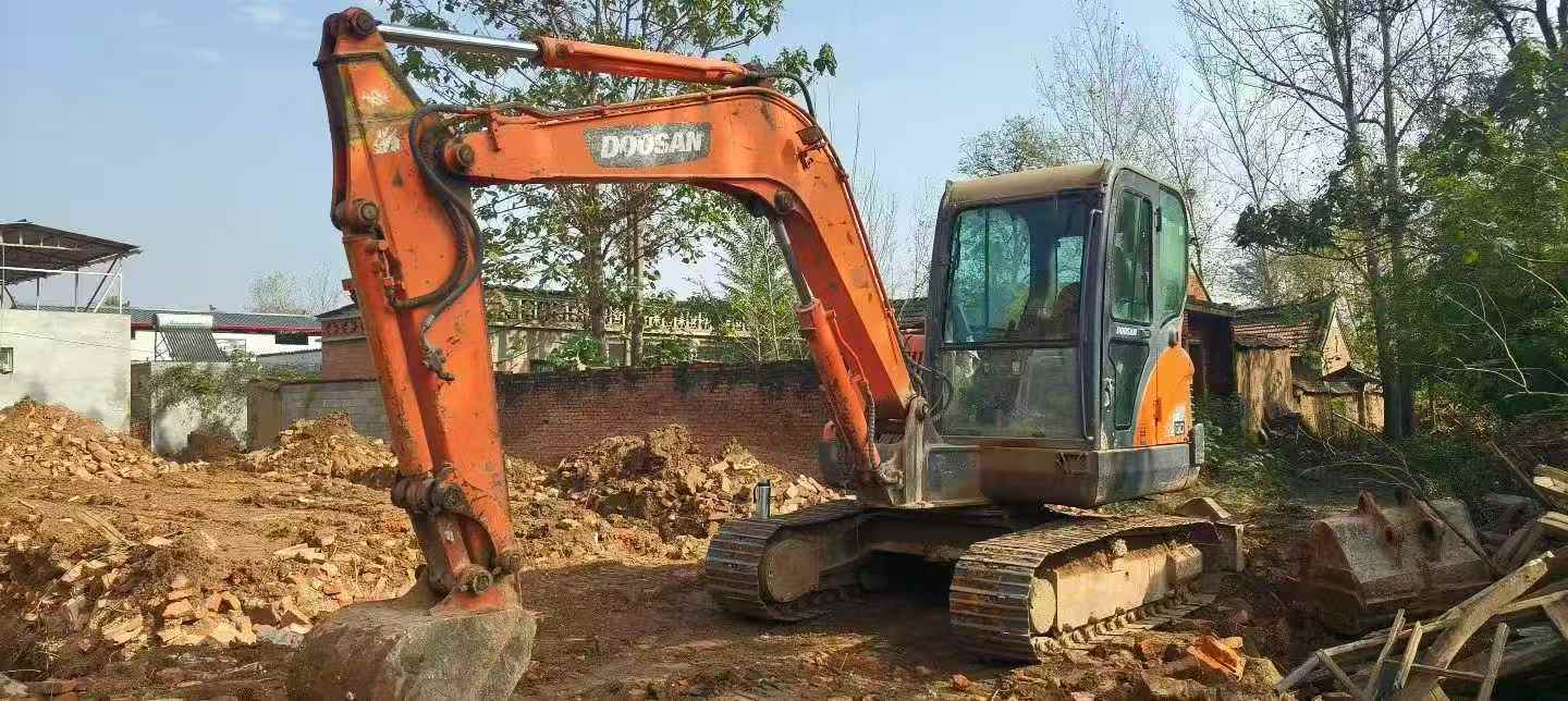 Buy Doosan DX60 Used Excavator / 3 Used Doosan DX60 Excavator 2016 Model / 3