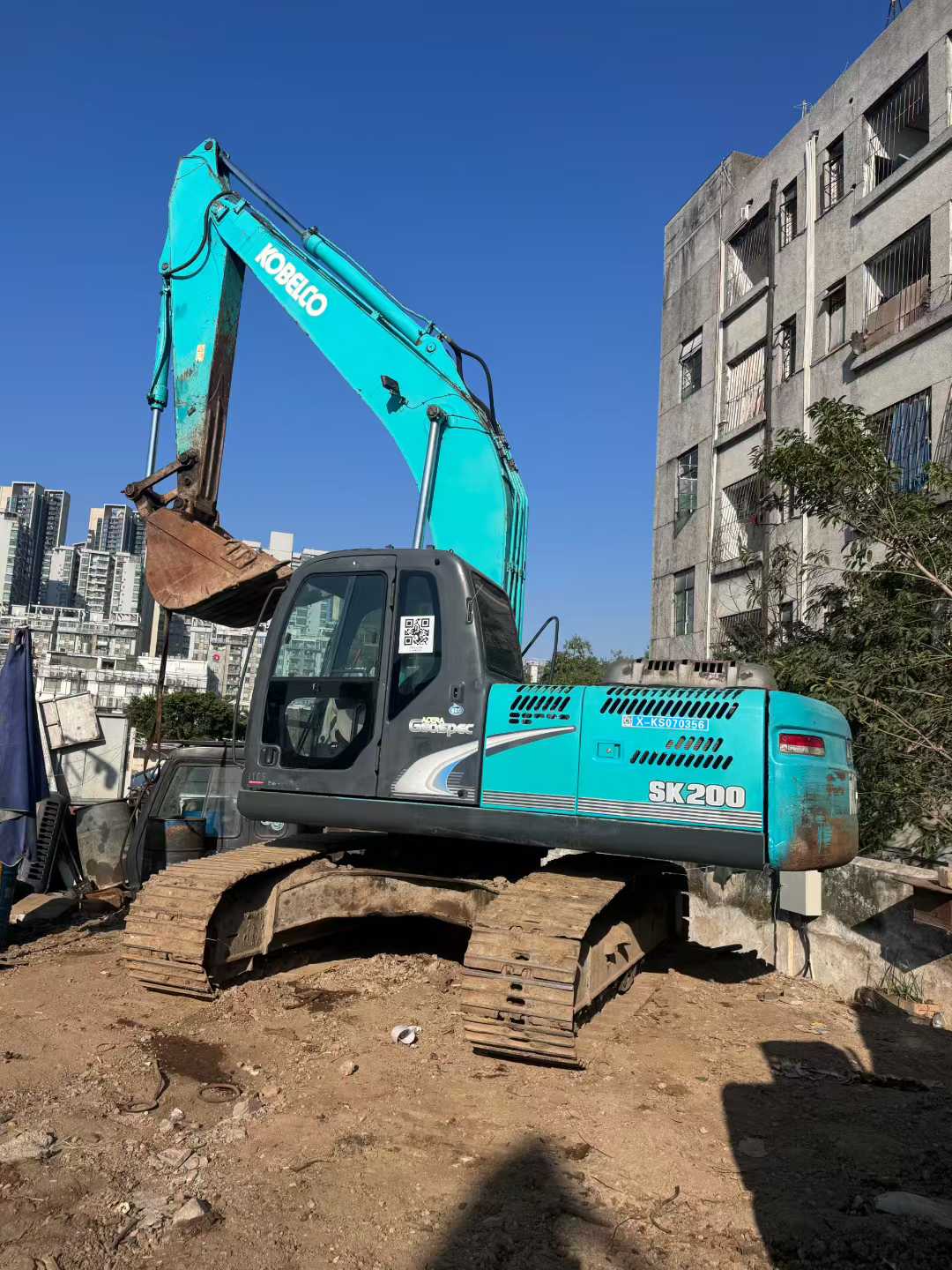 Buy Kobelco SK200 Used Excavator / 1