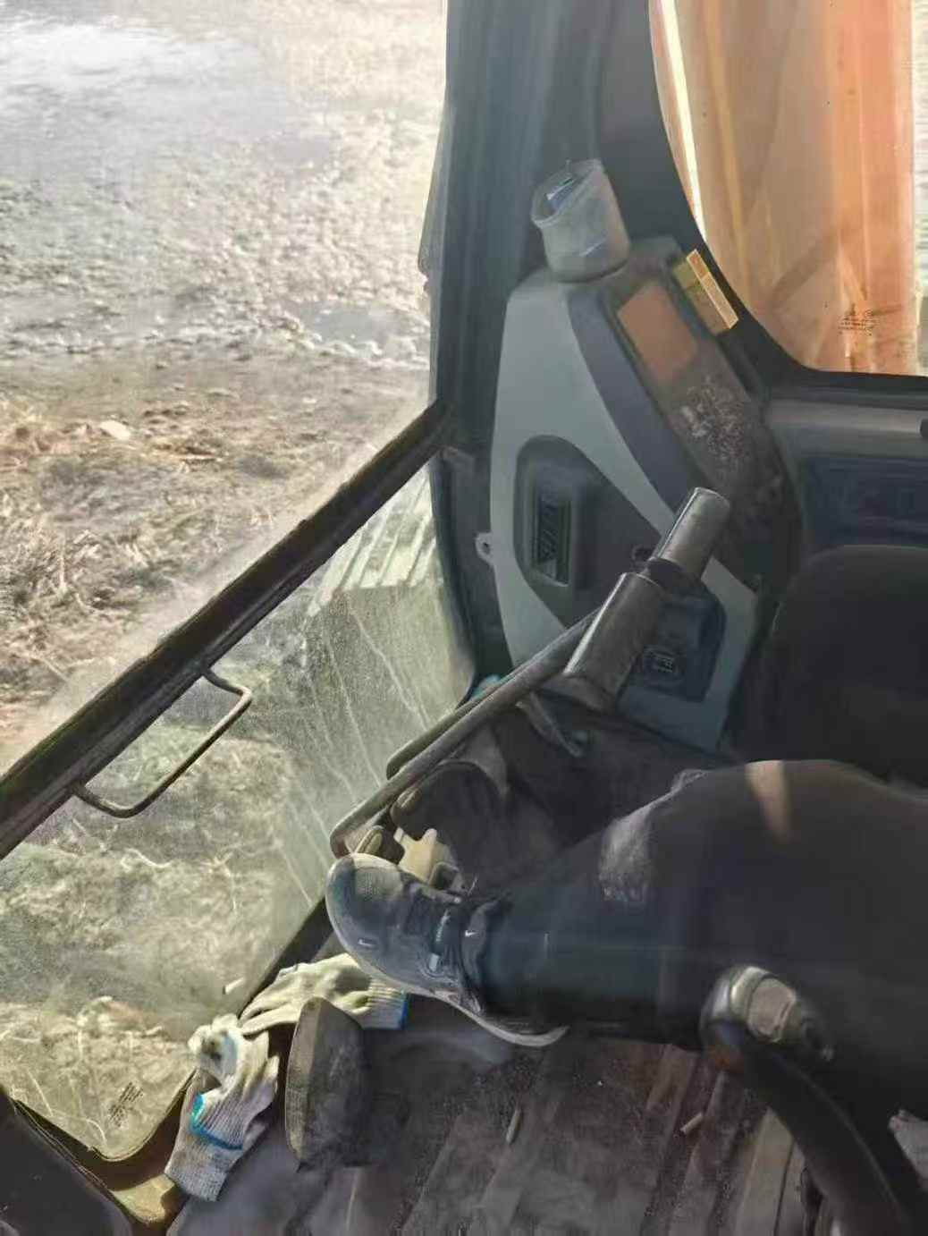 Buy Hyundai R215-7 Used Excavator / 9 Used Hyundai R215-7 Excavator 2011 Model / 9