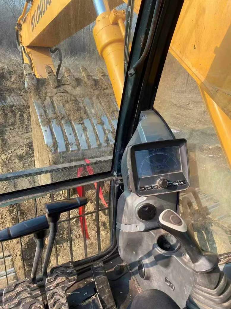 Used Hyundai XDL65 Excavator 2016 Model / 4