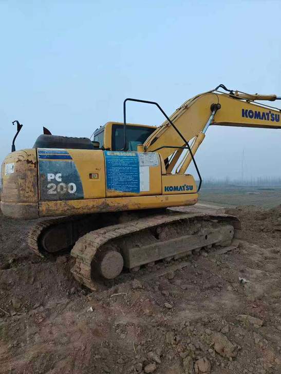 Buy Komatsu PC200-8 Used Excavator / 1