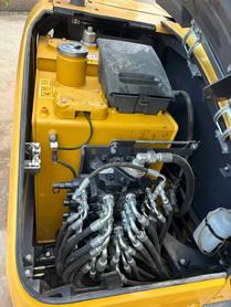 Buy XCMG LWC160 Used Excavator / 4 Used XCMG LWC160 Excavator 2024 Model / 4