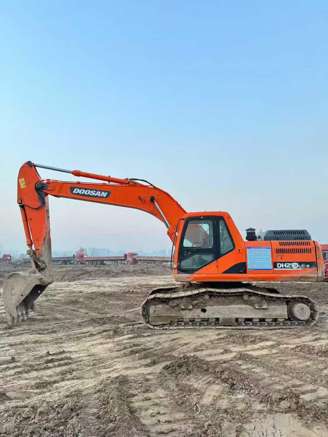 Buy Doosan DH220 Used Excavator / 2 Used Doosan DH220 Excavator 2014 Model / 2