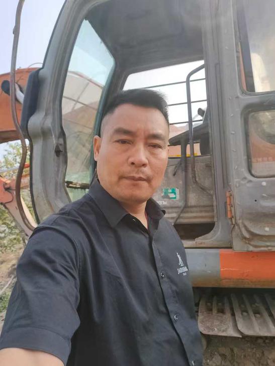 Buy Hitachi ZAXIS200 Used Excavator / 1