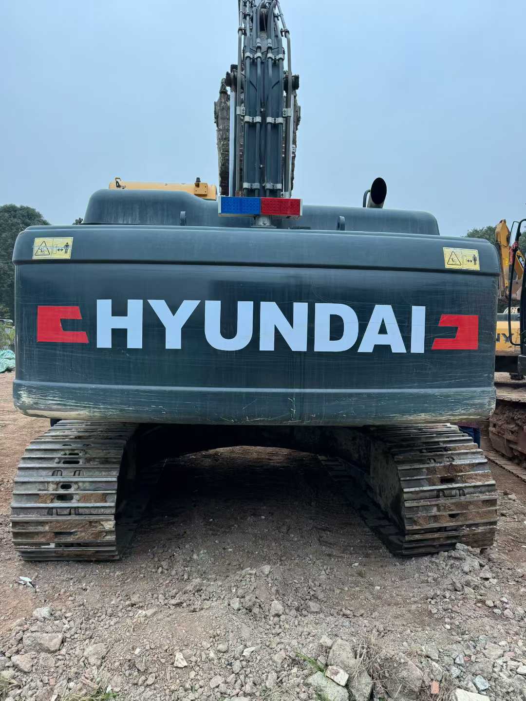 Used Hyundai R225LVS Excavator 2021 Model / 3