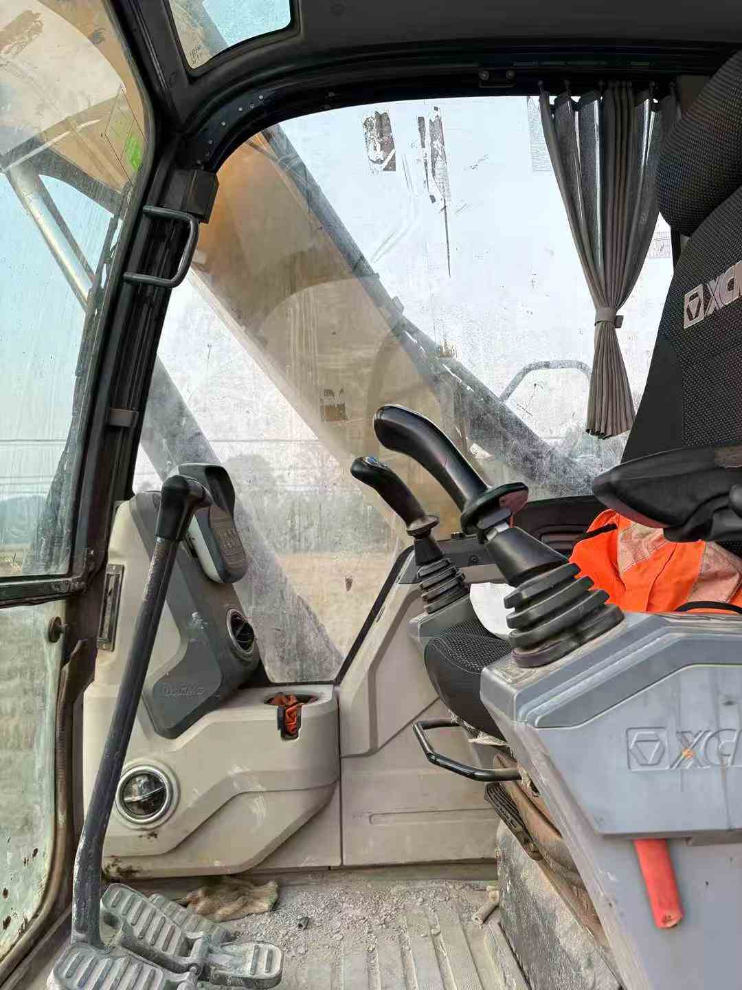 Used XCMG XE75WD Excavator 2021 Model / 7