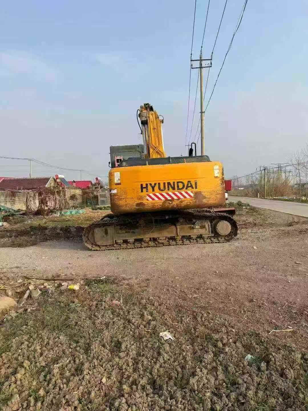 Used Hyundai R215-7 Excavator 2010 Model / 3
