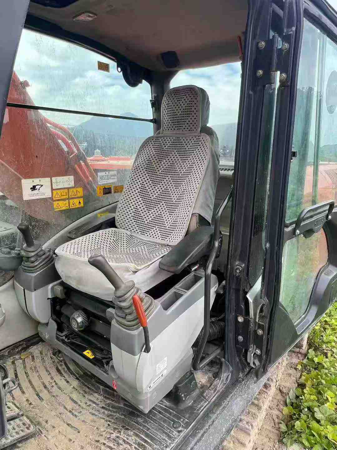 Used Hitachi EX210 Excavator 2020 Model / 6