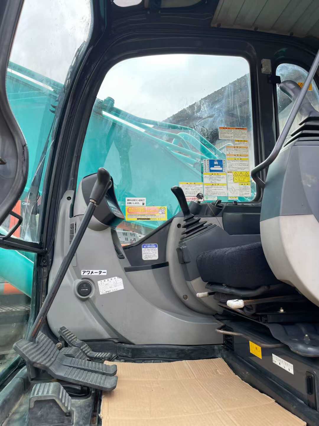 Used Kobelco SK200 Excavator 2016 Model / 2