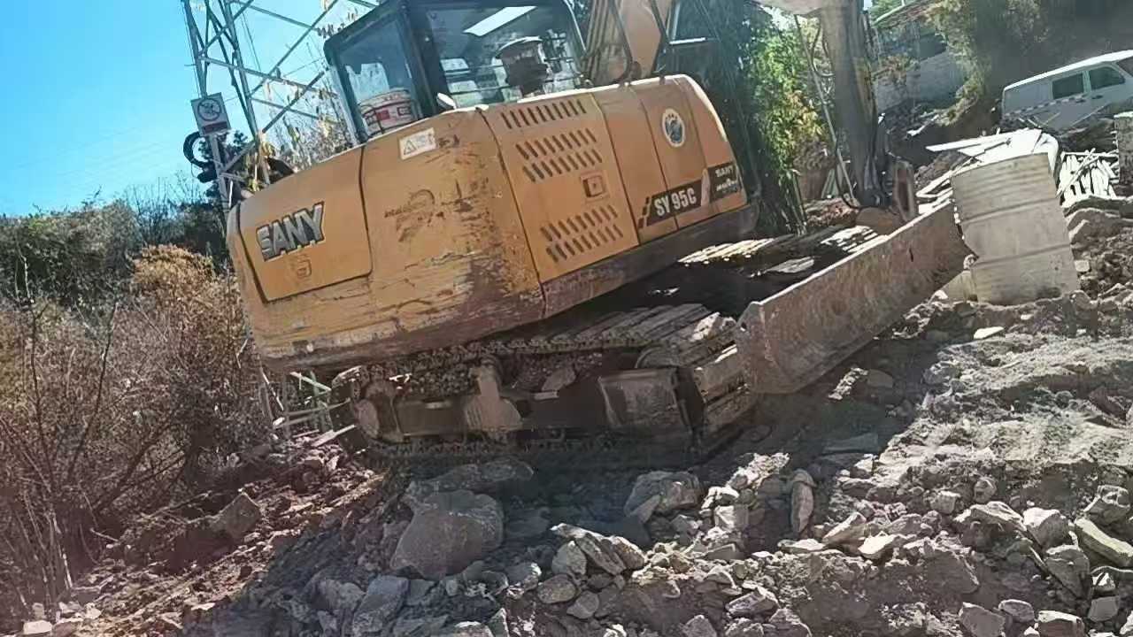 Used Sany SY95C Excavator 2017 Model / 2