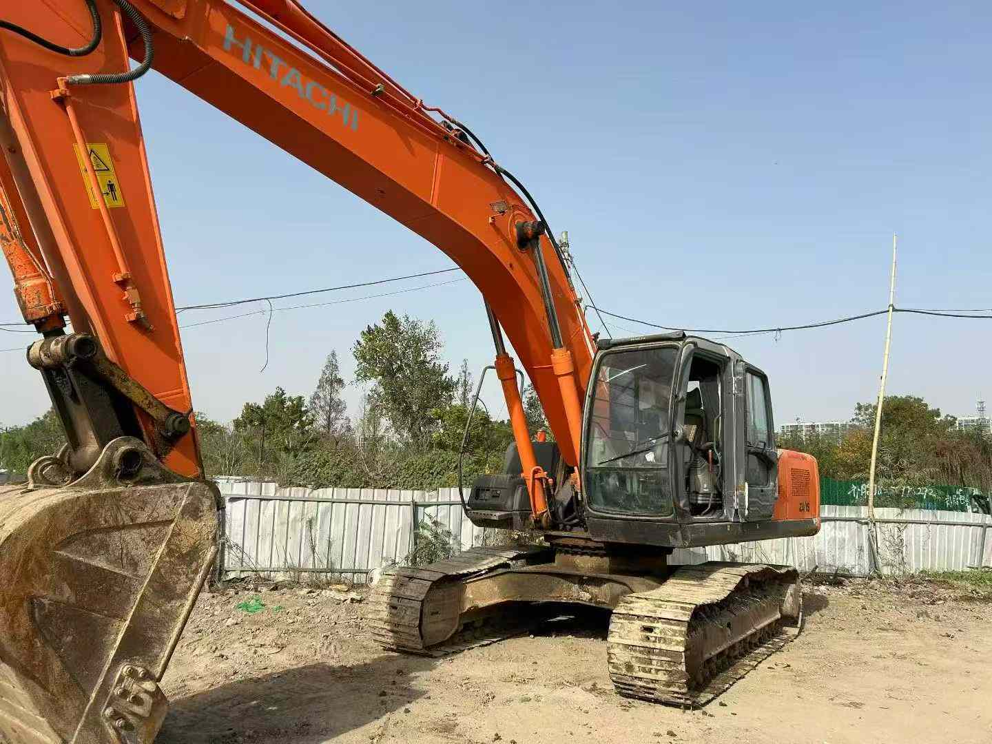 Used Hitachi ZX240-3 Excavator 2011 Model / 4
