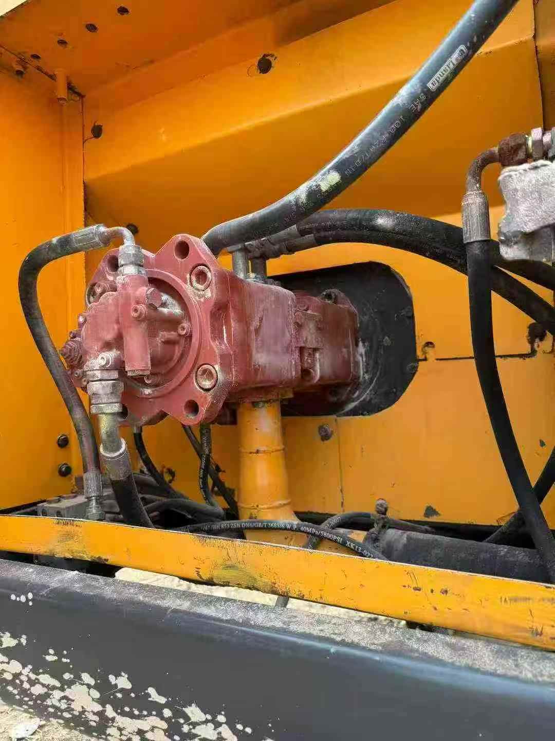 Used Hyundai R215-7 Excavator 2010 Model / 6