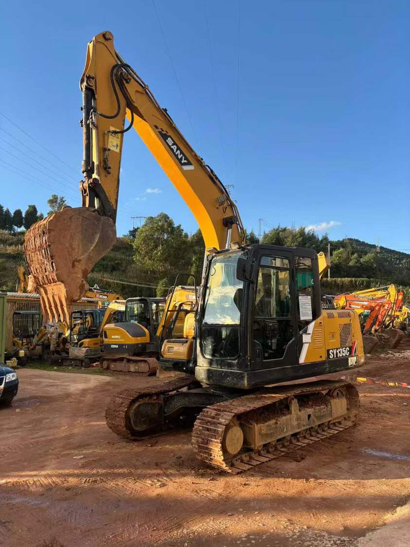 Used Sany SY125H Excavator 2018 Model / 8