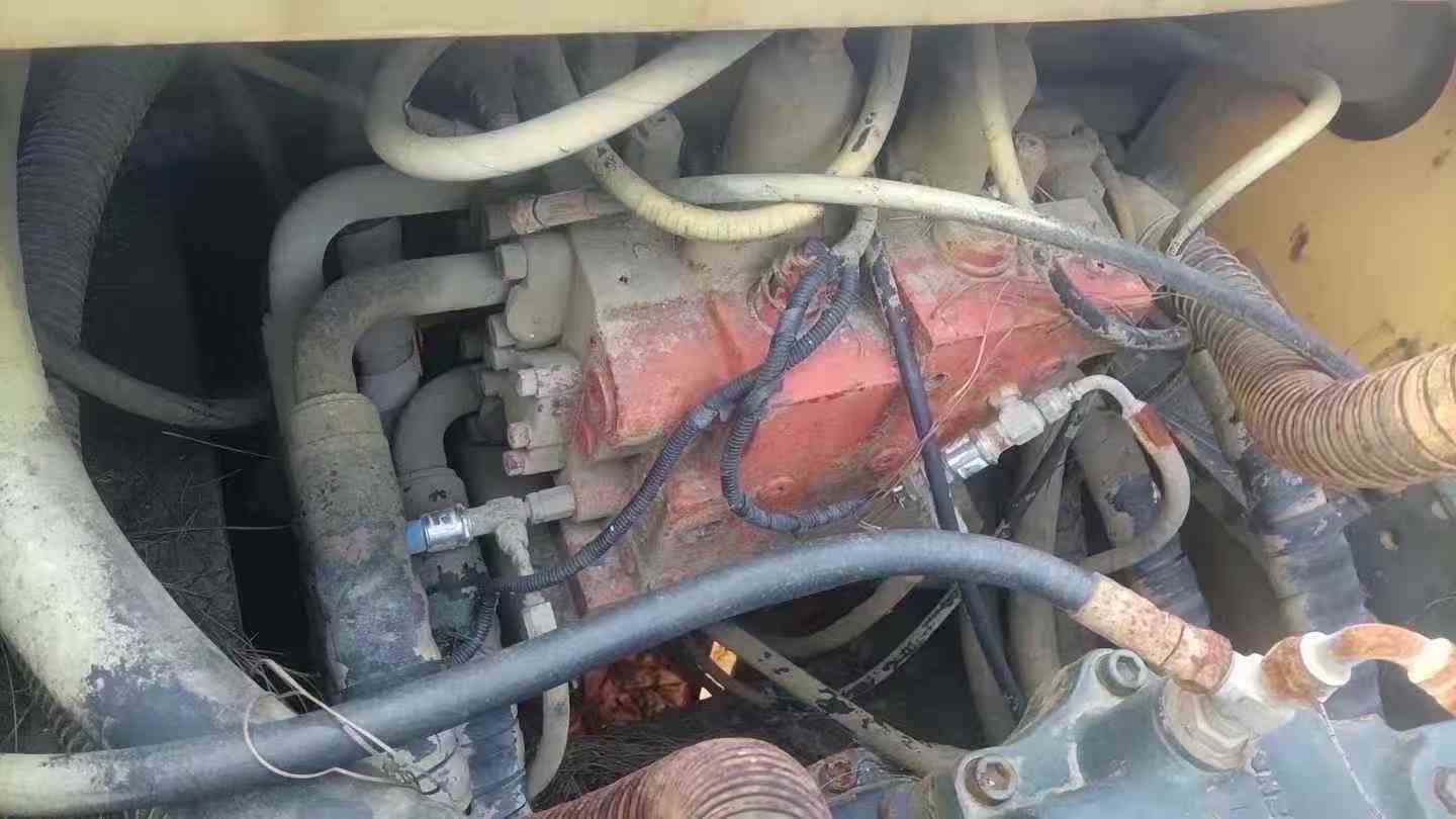 Used Hyundai R395LVS Excavator 2016 Model / 5