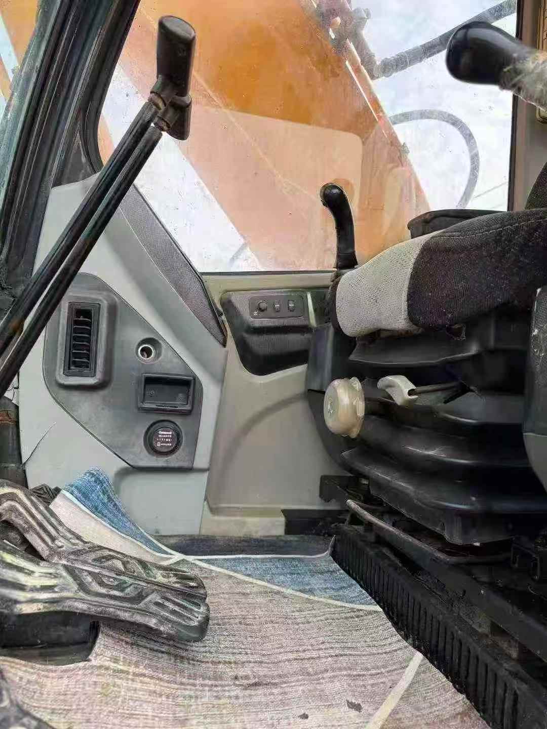 Used Hyundai R215-7 Excavator 2014 Model / 9