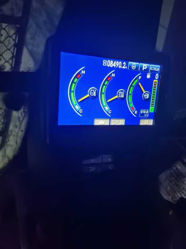 Used Komatsu PC210LC-8 Excavator 2022 Model / 6