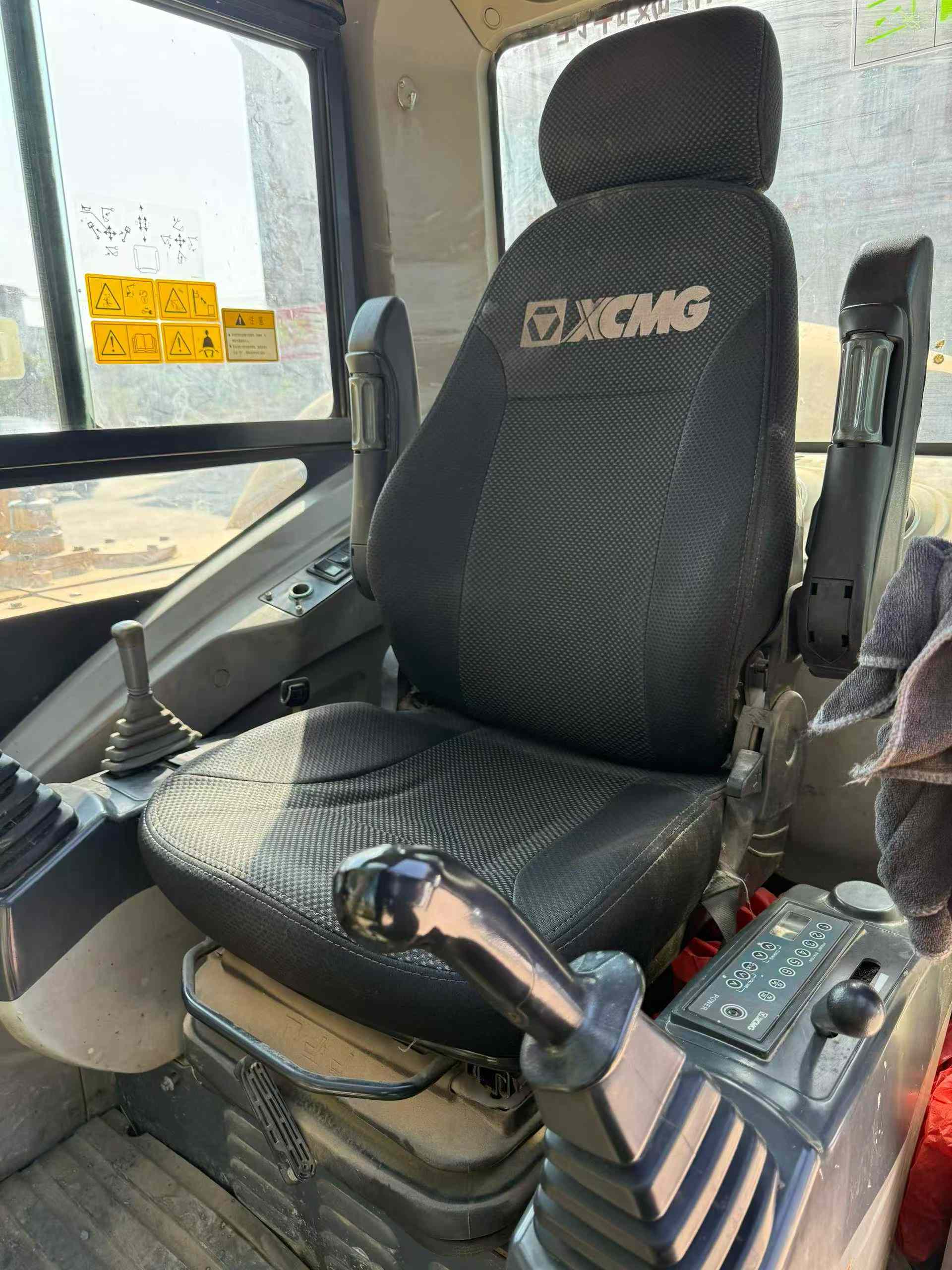 Used XCMG ZL60G Excavator 2019 Model / 6