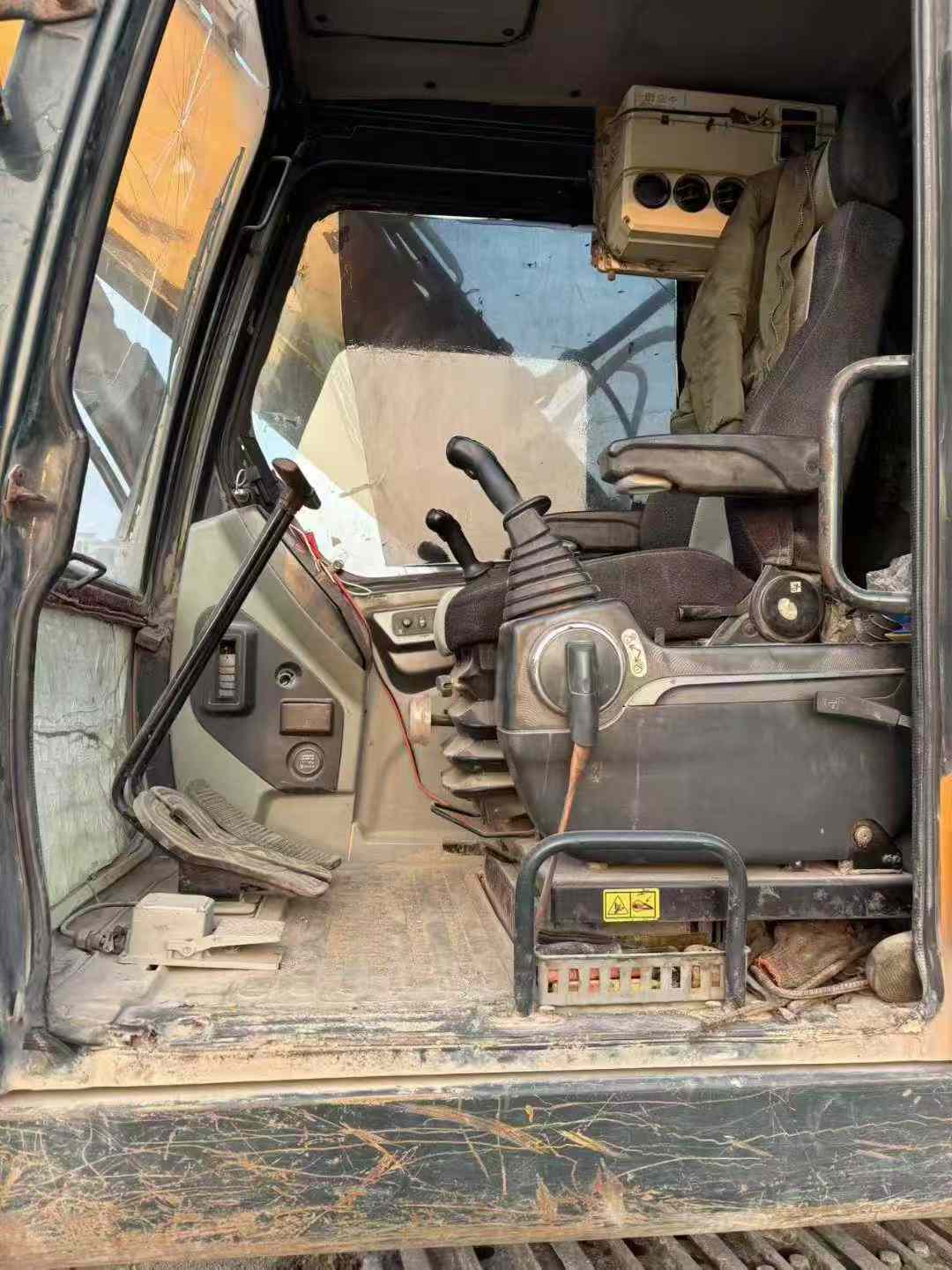 Buy Hyundai R215-7 Used Excavator / 6 Used Hyundai R215-7 Excavator 2018 Model / 6