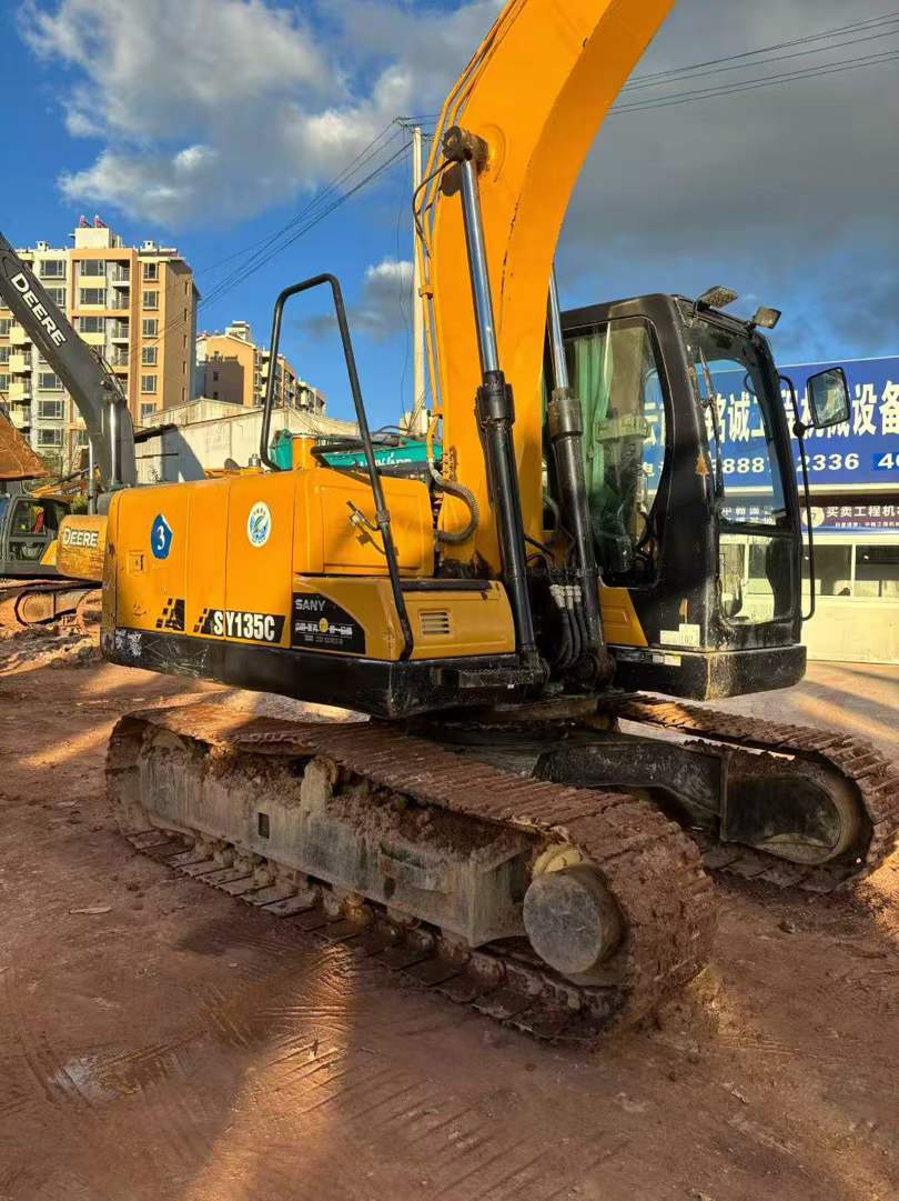 Used Sany SY125H Excavator 2018 Model / 7