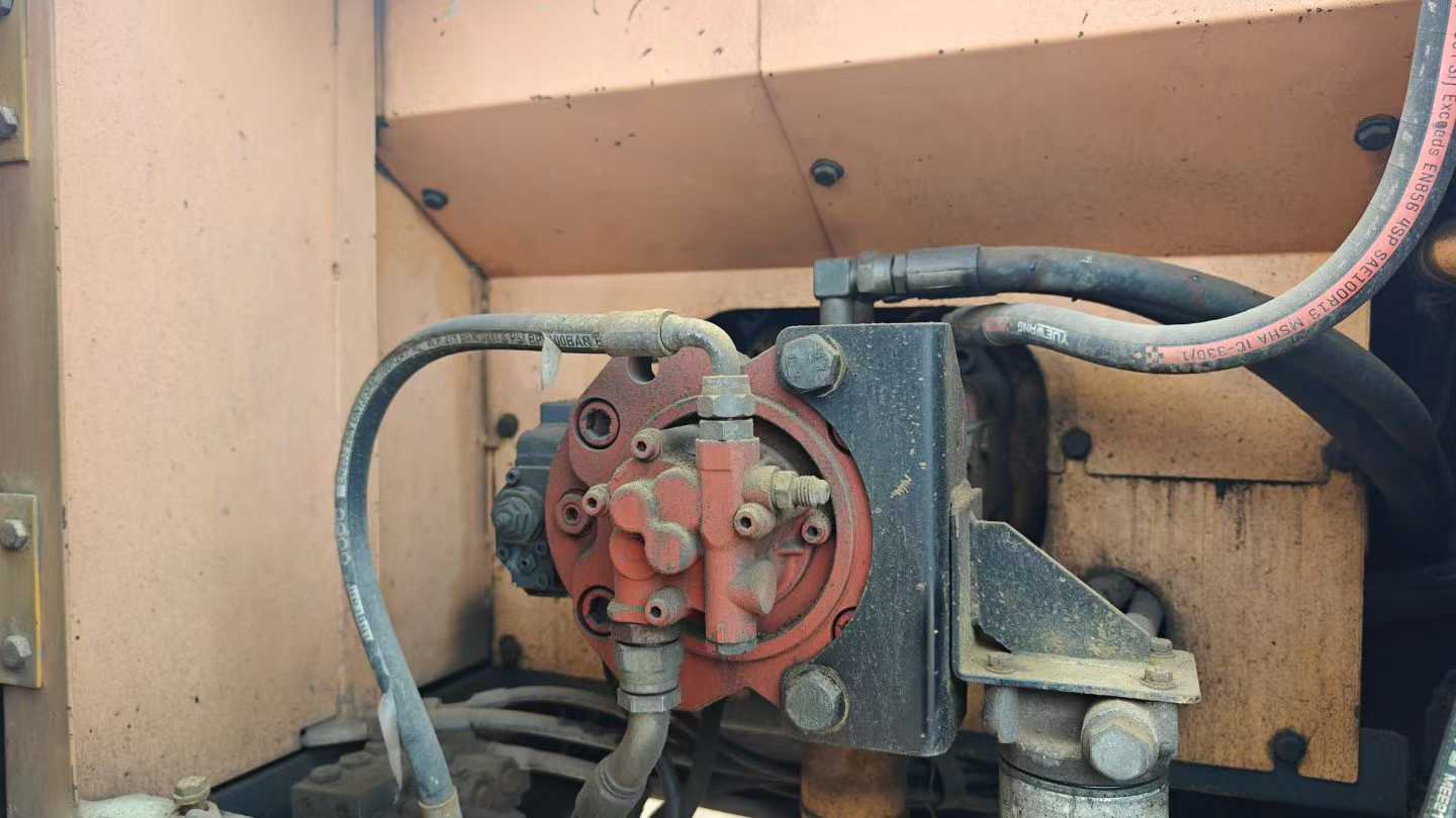 Used Hyundai R215-9 Excavator 2016 Model / 7