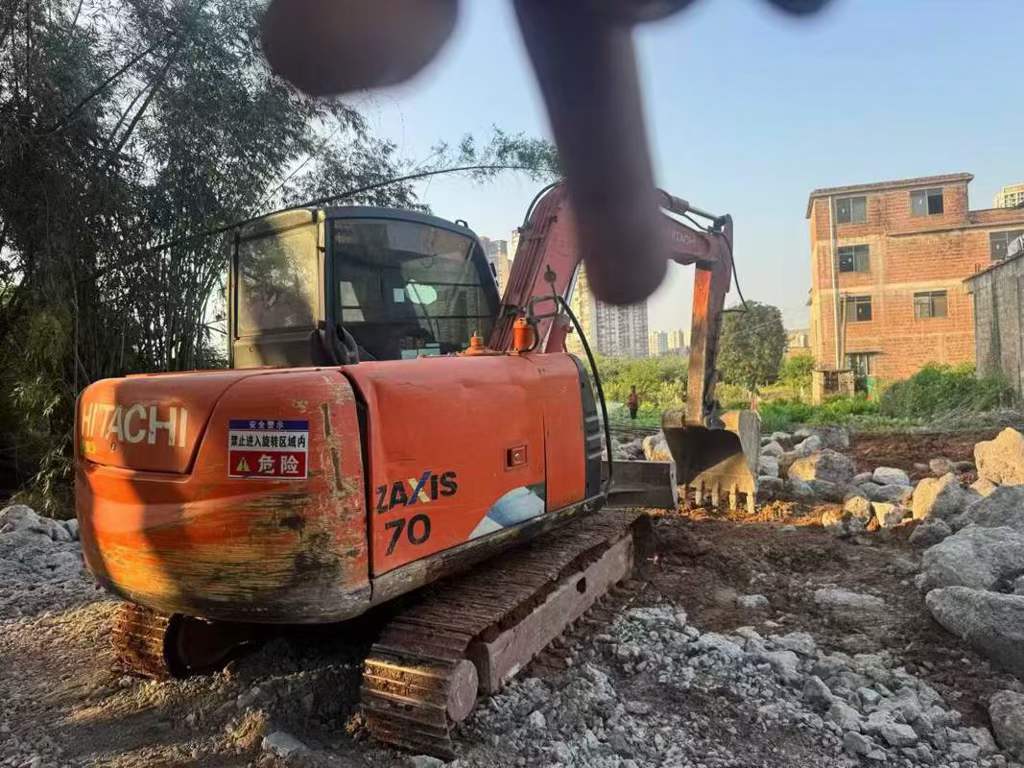 Used Hitachi ZX60 Excavator 2019 Model / 3