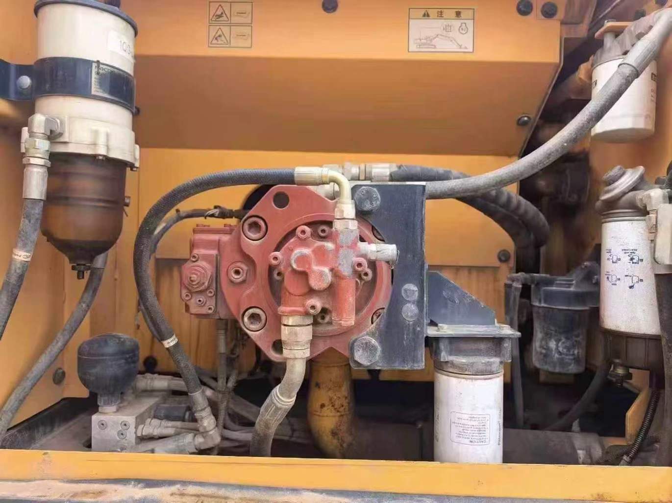 Used Hyundai R215VS Excavator 2018 Model / 7