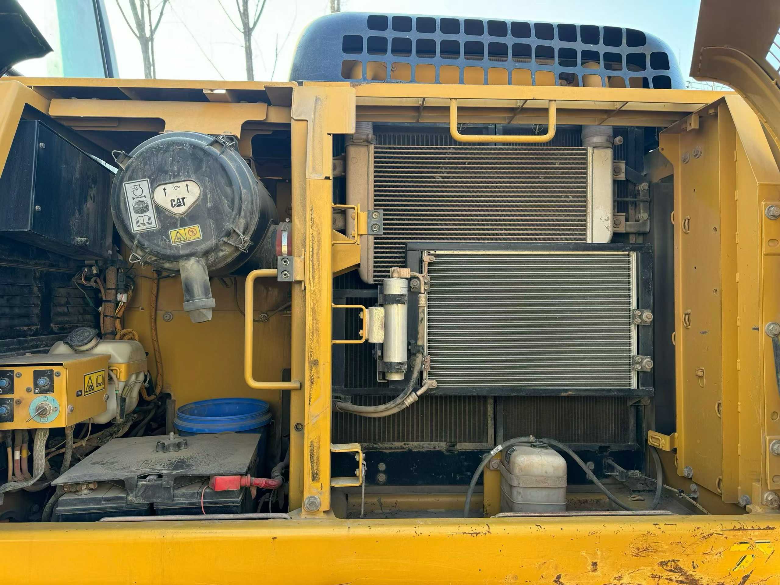 Used Caterpillar 320D Excavator 2017 Model / 5