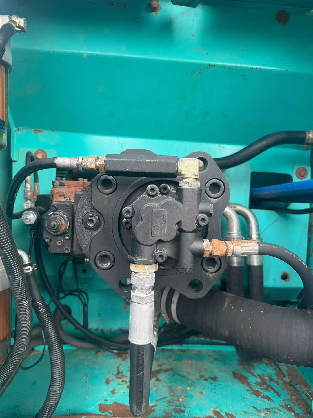 Used Kobelco SK210 Excavator 2016 Model / 2