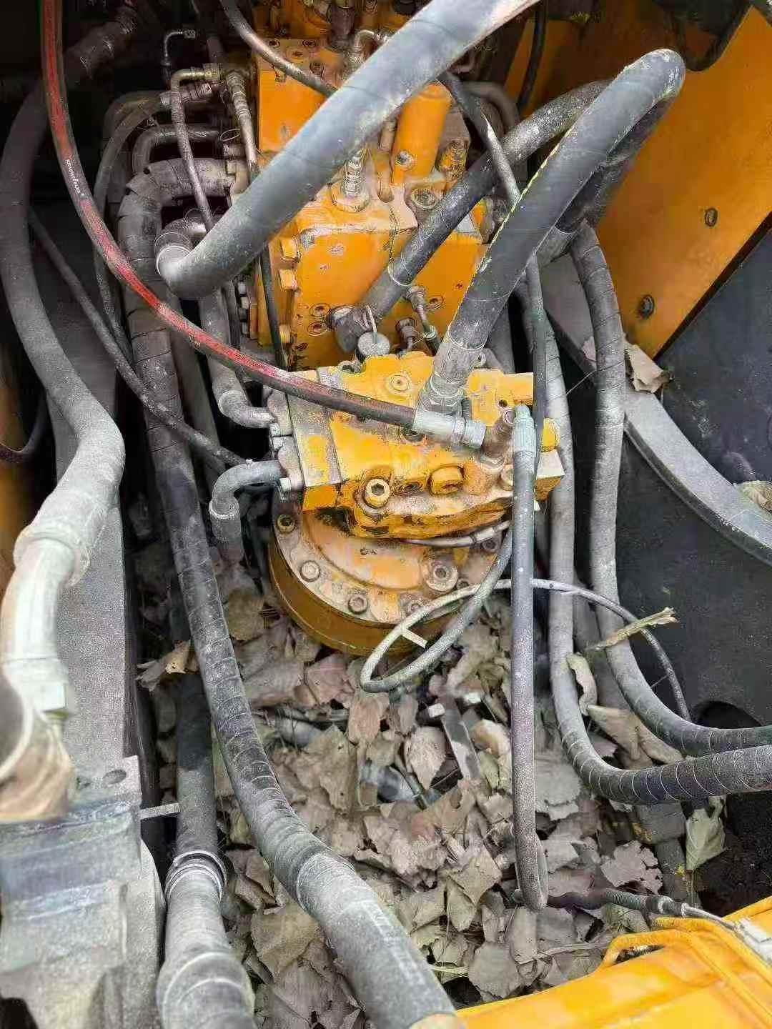 Used Hyundai R215-7 Excavator 2014 Model / 4