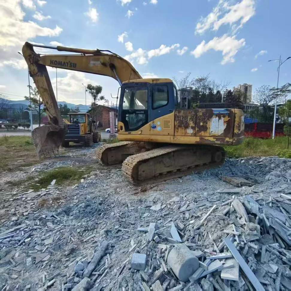 Used Komatsu PW200-7 Excavator 2016 Model / 3