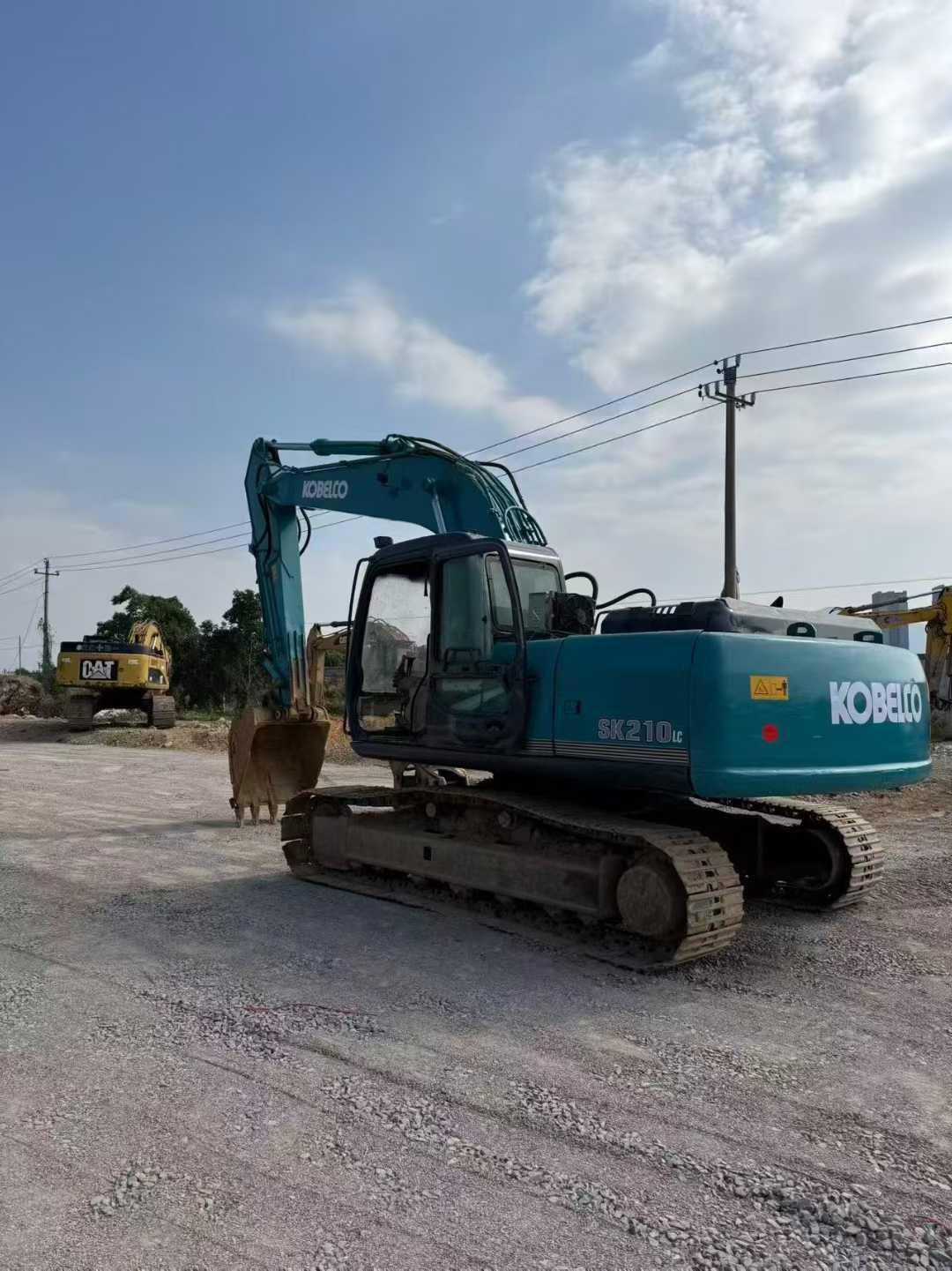 Used Kobelco SK200 Excavator 2016 Model / 3