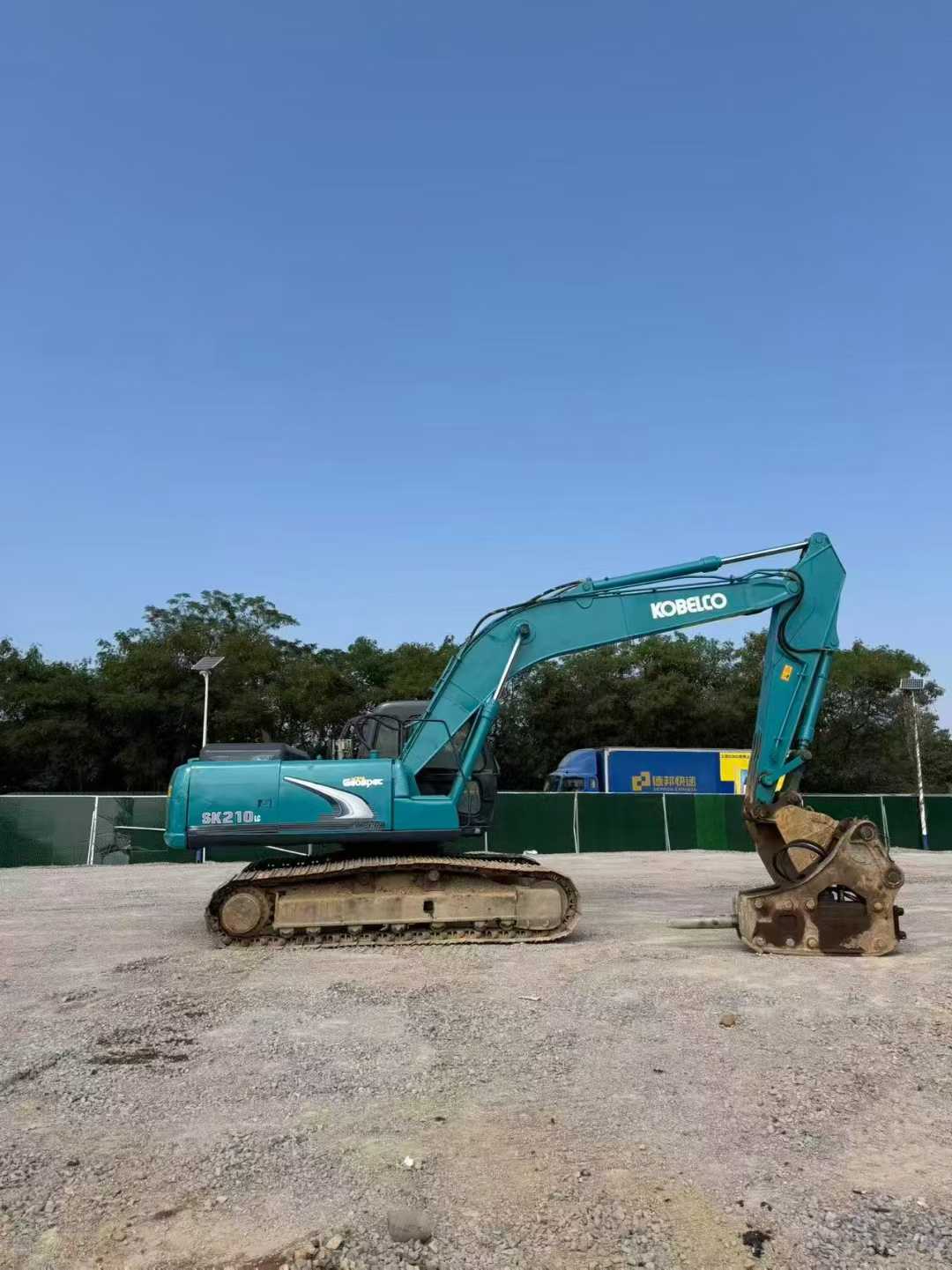 Used Kobelco SK200 Excavator 2016 Model / 2