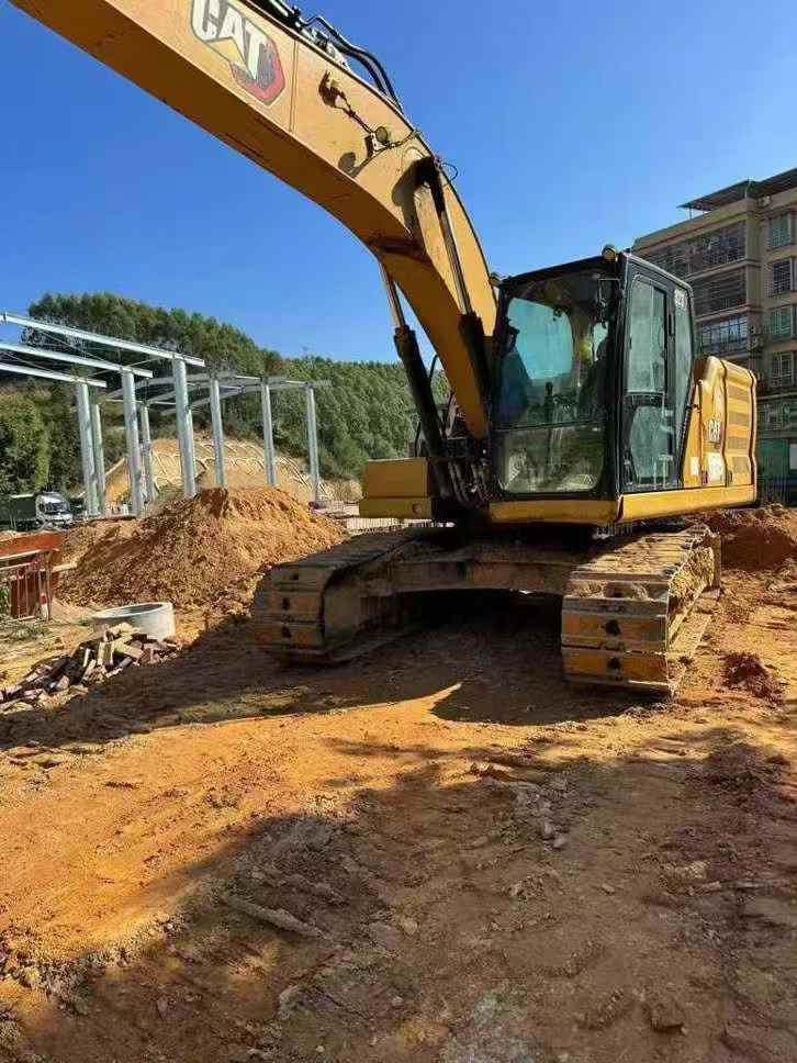 Used Caterpillar 323 Excavator 2020 Model / 3