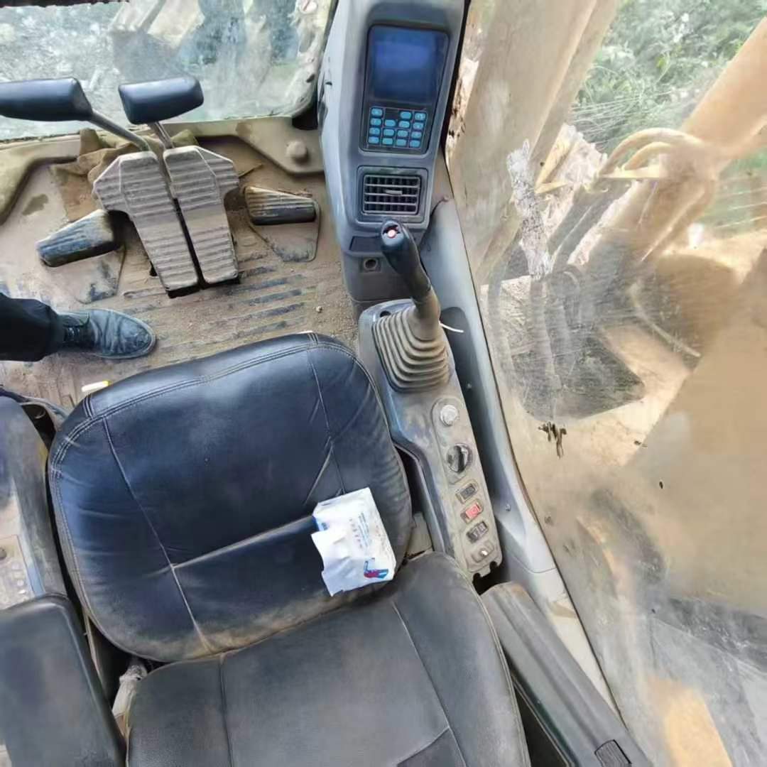 Used Komatsu PW200-7 Excavator 2016 Model / 8