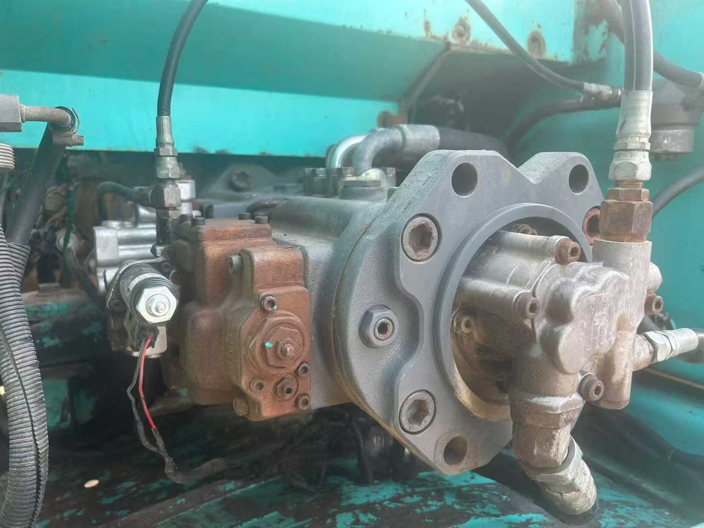 Used Kobelco SK200 Excavator 2016 Model / 6