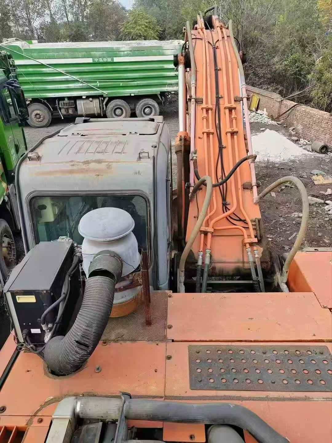 Used Hitachi ZX240-3 Excavator 2011 Model / 8