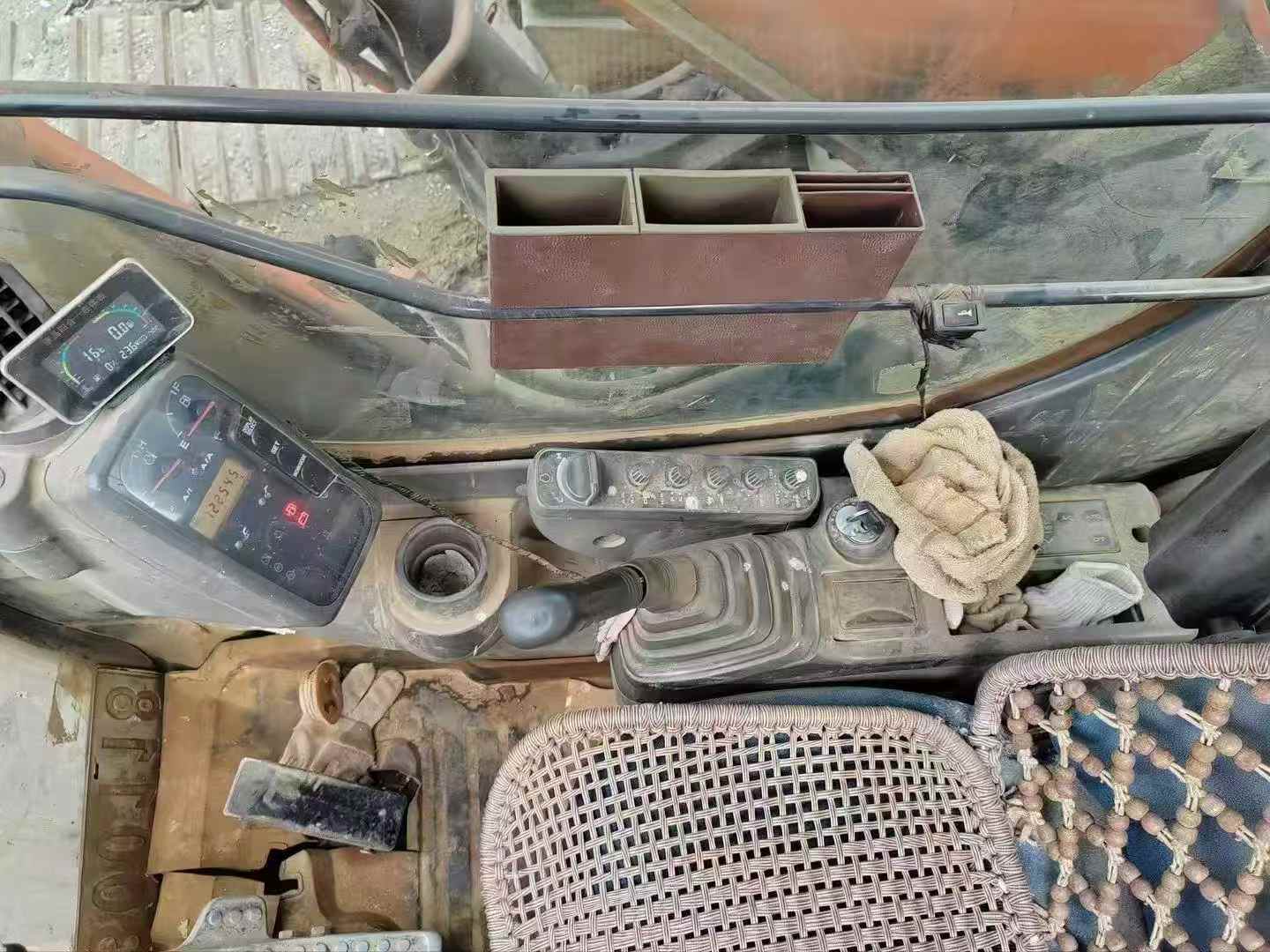 Used Hitachi ZX240-3 Excavator 2011 Model / 9