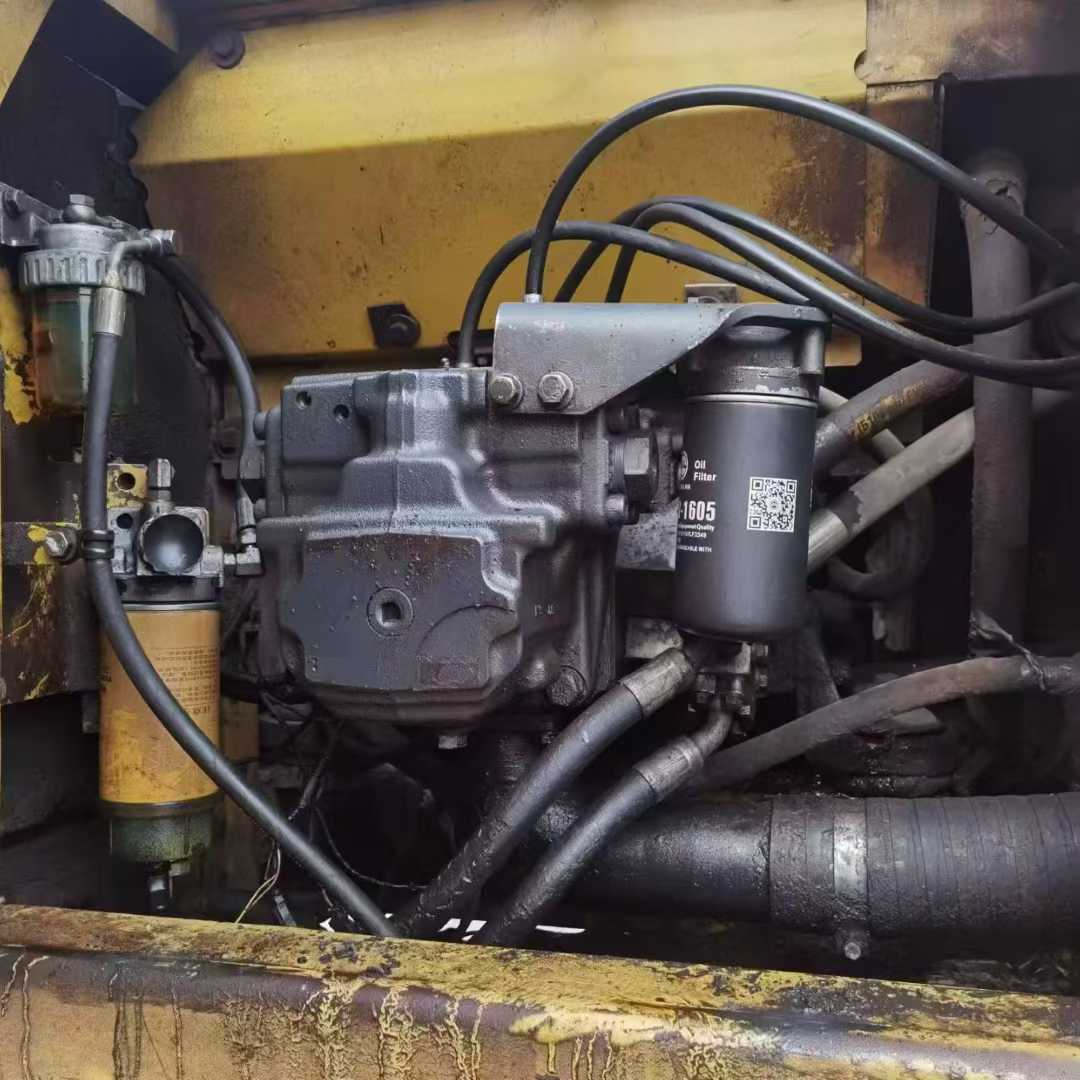 Used Komatsu PC200-8 Excavator 2016 Model / 4