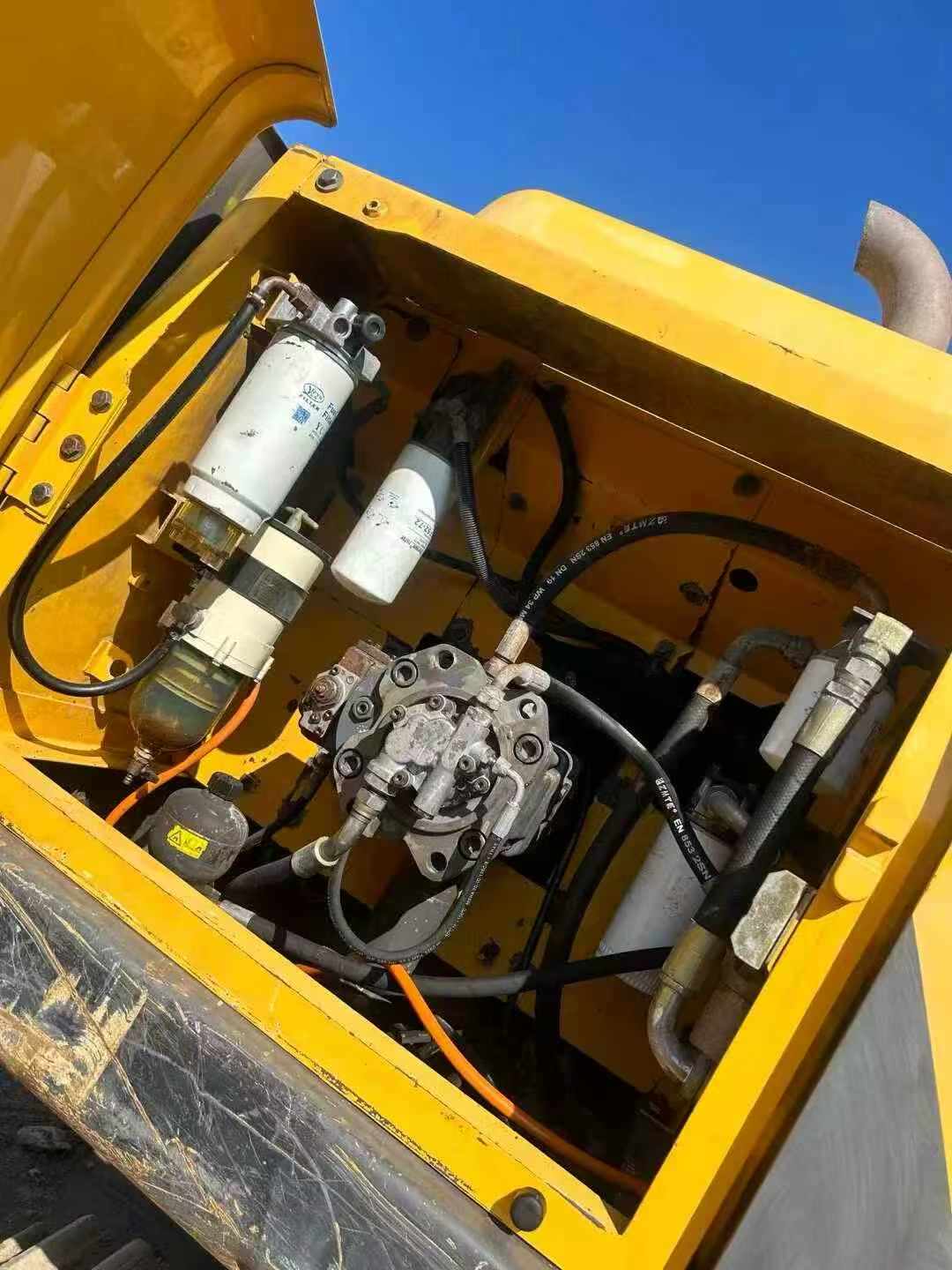 Used Volvo EW210C Excavator 2016 Model / 8