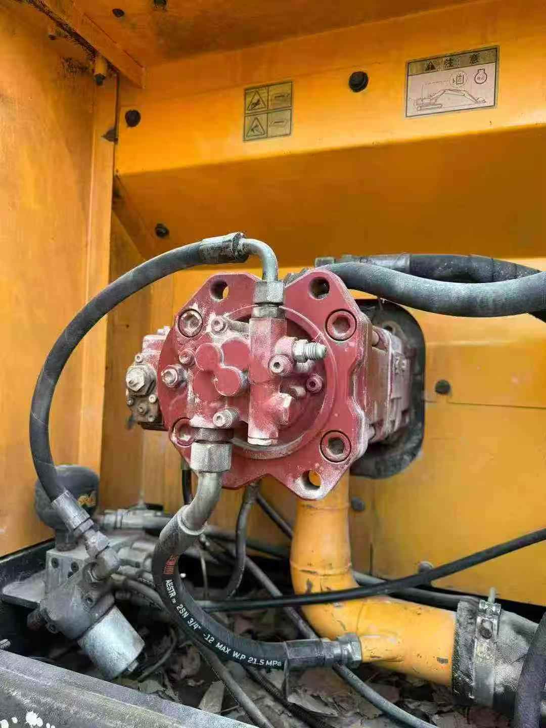 Used Hyundai R215-7 Excavator 2014 Model / 5