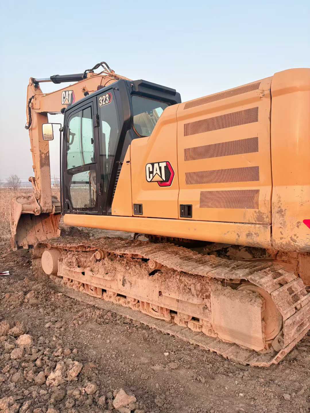 Buy Caterpillar 323 Used Excavator / 1