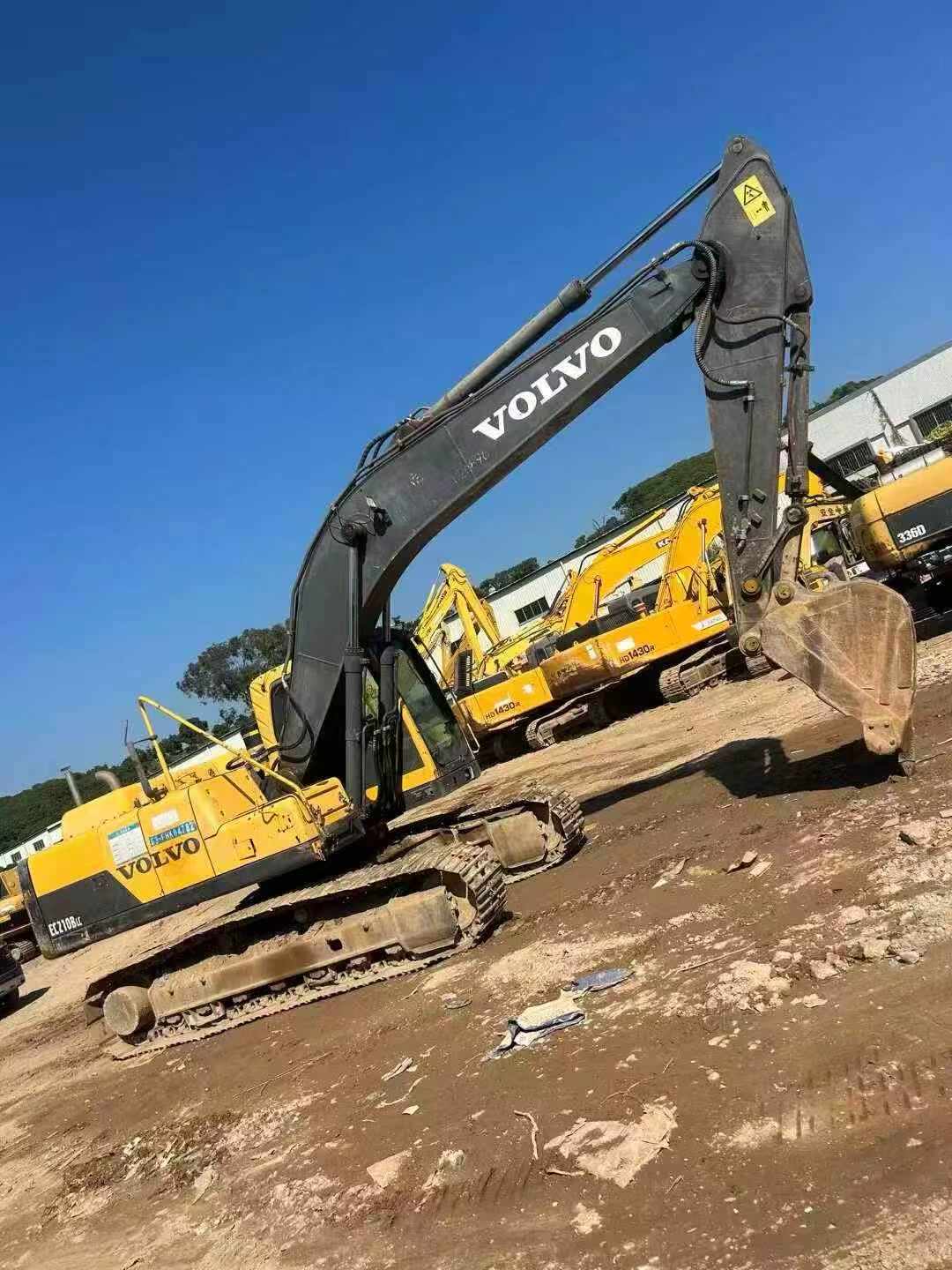 Used Volvo EW210C Excavator 2016 Model / 4