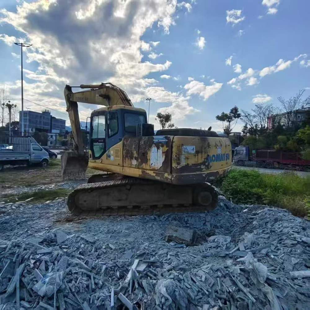 Used Komatsu PW200-7 Excavator 2016 Model / 2