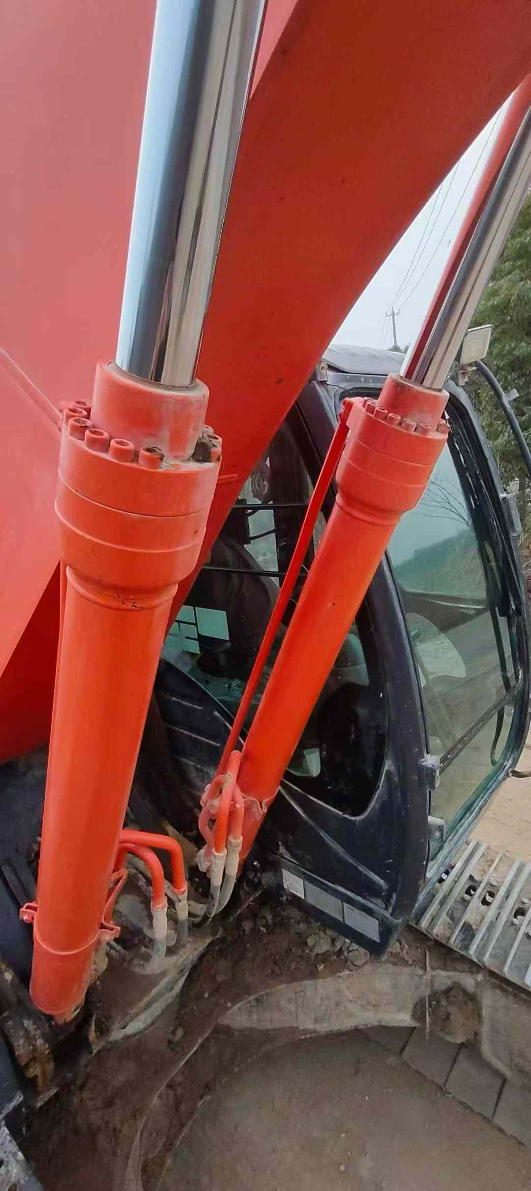 Used Hitachi ZAXIS200 Excavator 2019 Model / 4