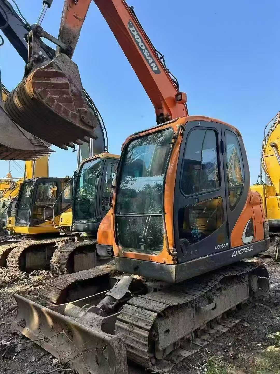 Buy Doosan DX75 Used Excavator / 7 Used Doosan DX75 Excavator 2021 Model / 7
