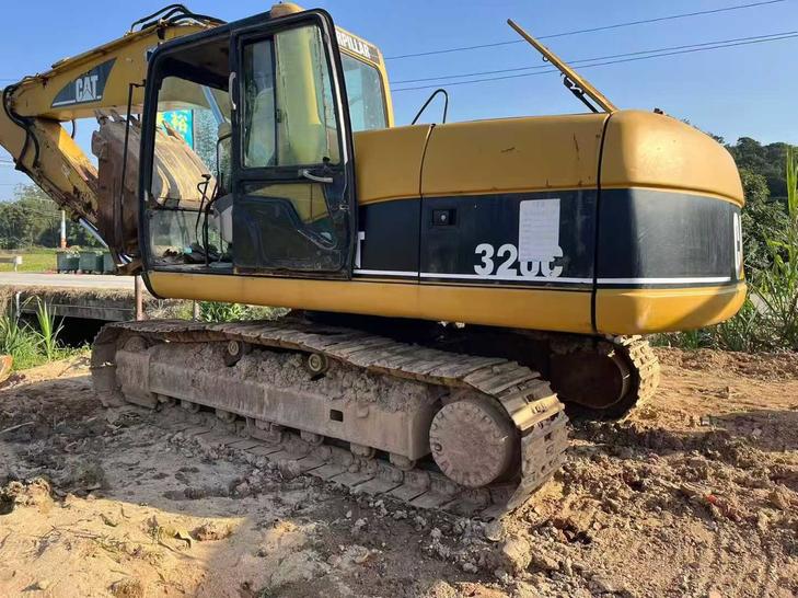 Buy Caterpillar 320C Used Excavator / 1