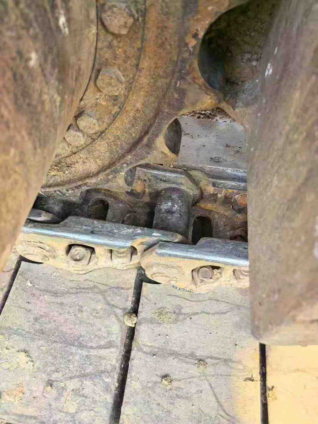 Used Hyundai R225LVS Excavator 2016 Model / 3