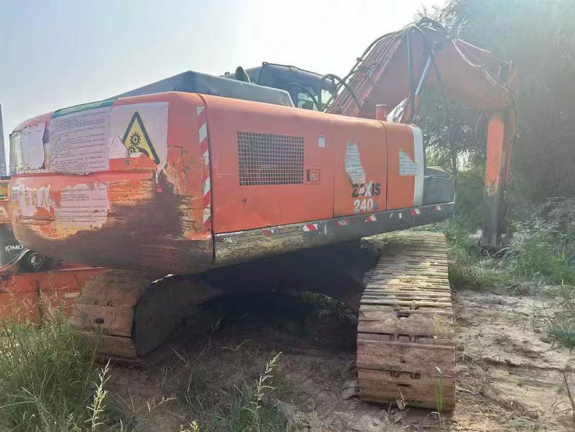 Used Hitachi ZX240-3 Excavator 2011 Model / 2